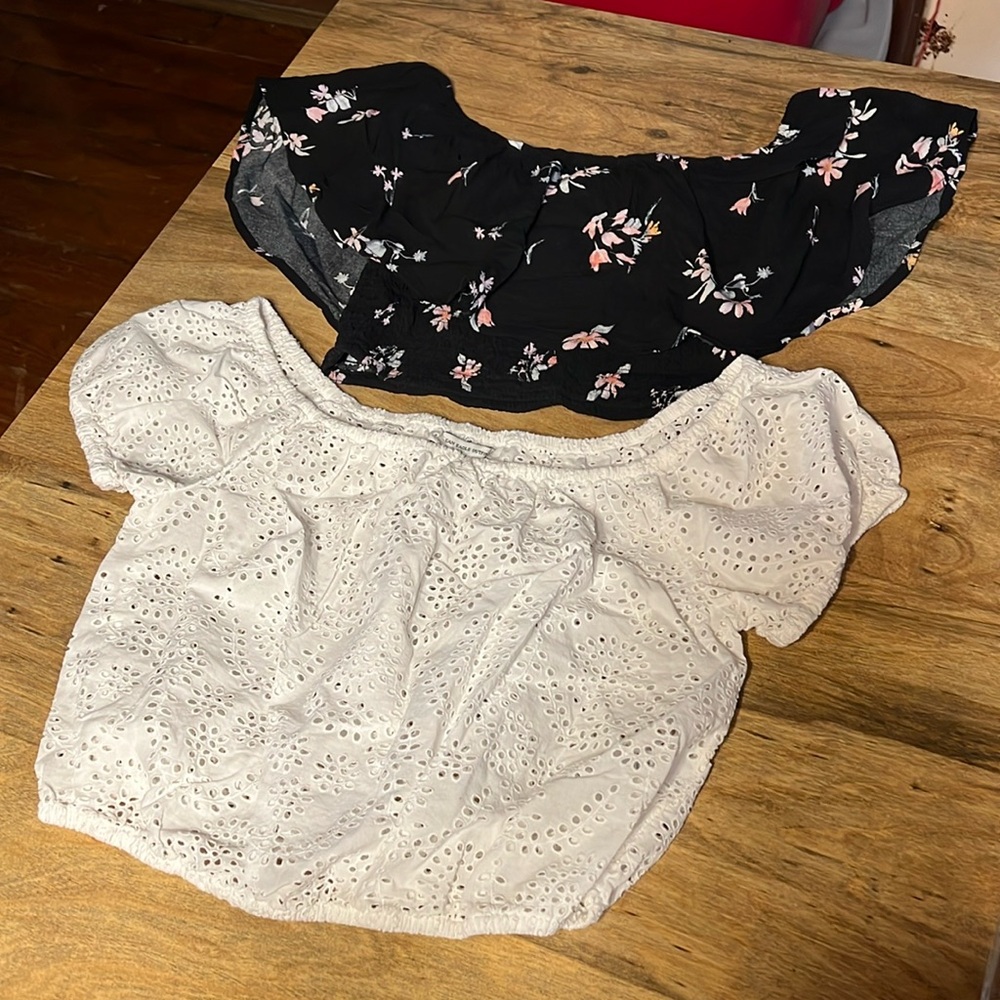 Medium Crop Bundle American Eagle Eyelet Crop & K… - image 1